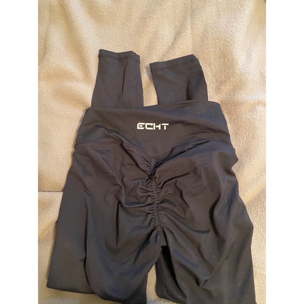 Echt Apparel black scrunch bottom leggings size S.